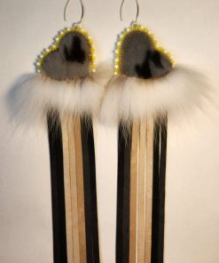 Alternative view of Boucles d’oreilles à franges arc-en-ciel et cœur en peau de phoque (jaune)